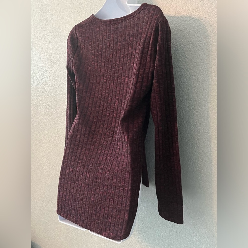 3/$20 Rue21 Ribbed Sheer Tunic - Picture 4 of 9